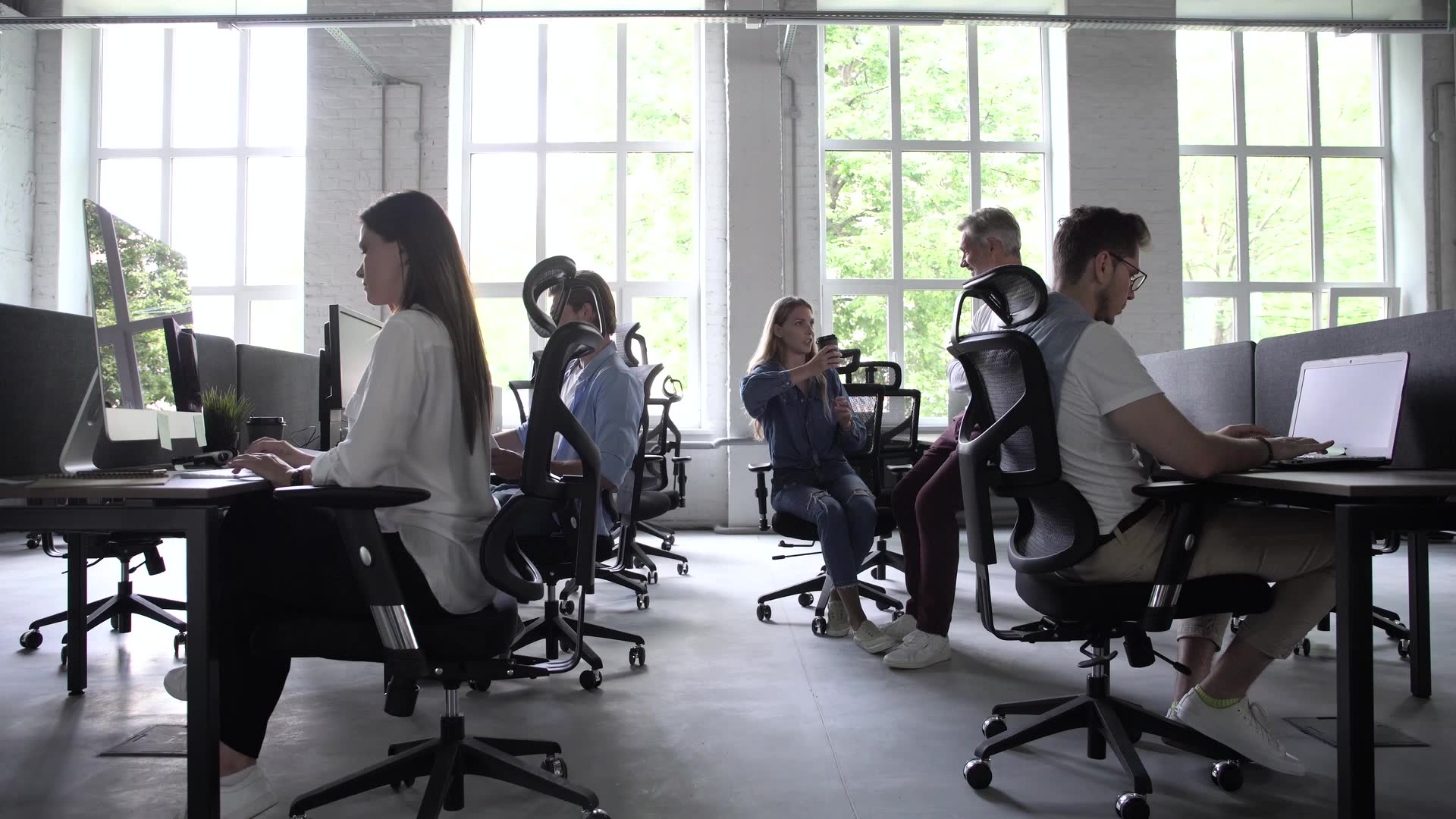 Büroumgebung als Sinnbild für digitale Arbeitsabläufe